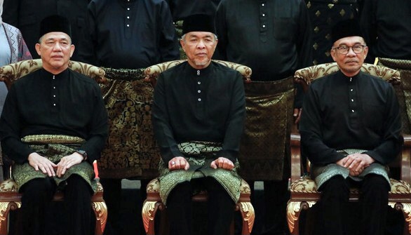 Keren! 2 Anggota Kabinet Anwar Ibrahim ini Ternyata Keturunan Indonesia