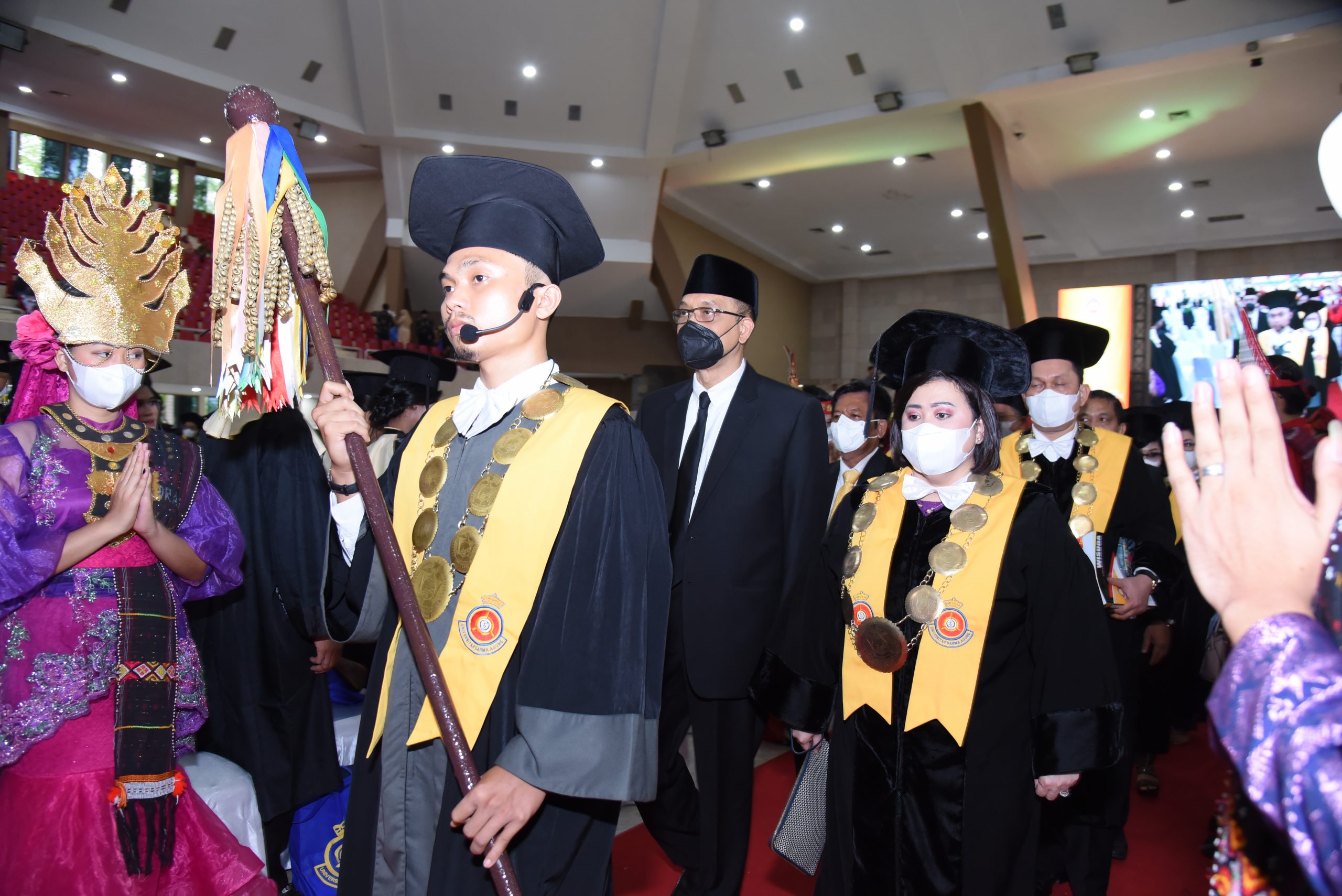 1.244 Mahasiswa, Pasca Sarjana, Ahli Madya UDA dan APP Darma Agung Diwisuda 