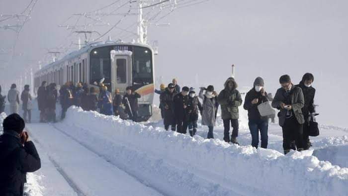 Jepang Dihantam Badai Salju, Belasan Orang Tewas dan Listrik Padam