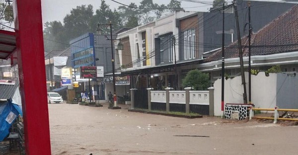 Banjir Bandang dan Tanah Longsor Terjang 6 Desa di Cianjur