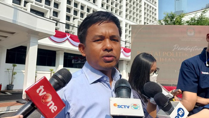 Soal Laporan Intimidasi KPU Daerah, Komisioner KPU Idham Holik: Hanya Gurauan