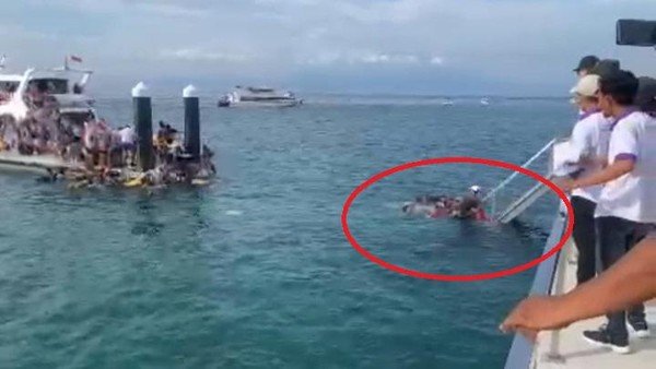 35 Turis Tercebur ke Laut Akibat Jembatan Ambruk di Nusa Penida