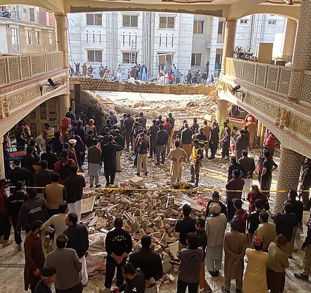 Sadis! Bom Meledak di Masjid Saat Salat Ashar, 28 Jamaah Tewas dan 150 Luka