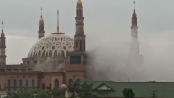 Ruang Panel Listrik Masjid Islamic Center Samarinda Kaltim Terbakar, Jemaah Panik