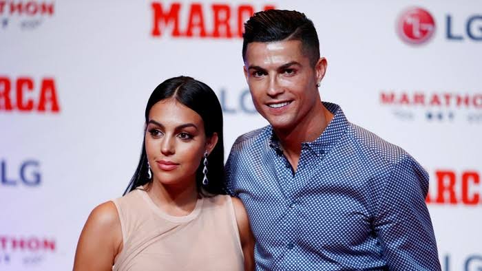 Tinggal Seatap, Ronaldo dan Georgina Disebut Langgar Aturan Arab Saudi