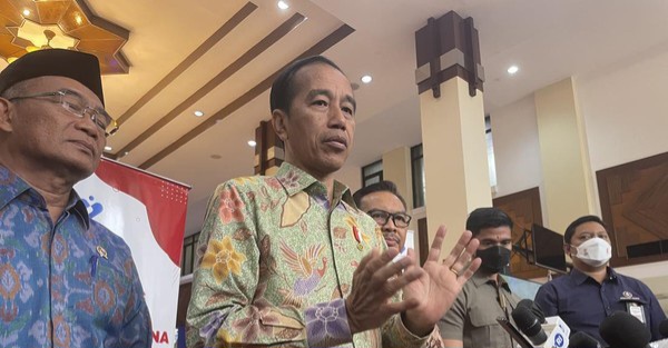 Bicara Data Pertumbuhan Penduduk, Jokowi Sebut Indonesia Tidak Resesi Seks