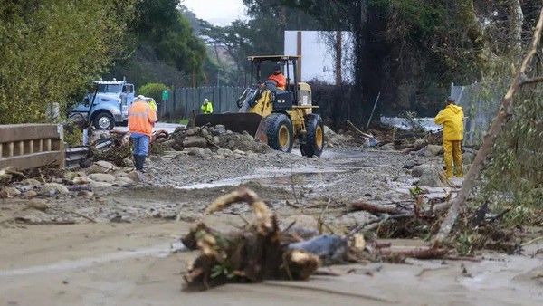 17 Orang Tewas dan Puluhan Ribu Terpaksa Dievakuasi, Imbas Badai di California