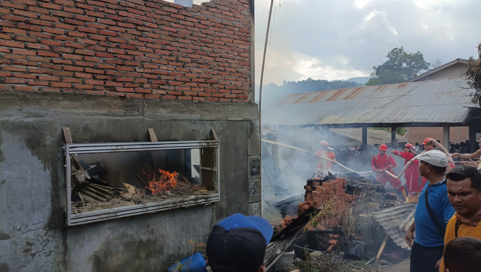 Kebakaran di Kawasan Bukit Lawang, 2  Bangunan Habis Dilahap Sijago Merah