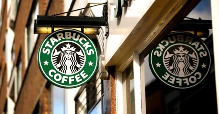 Diduga Mengandung Kaca, 300 Ribu Botol Starbucks Ditarik dari Peredaran