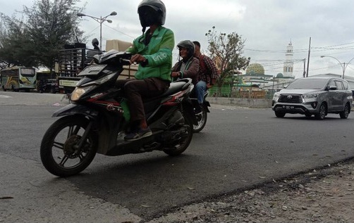 Jelang Kedatangan Jokowi, Jalan Rusak di Deliserdang Sumut Diperbaiki