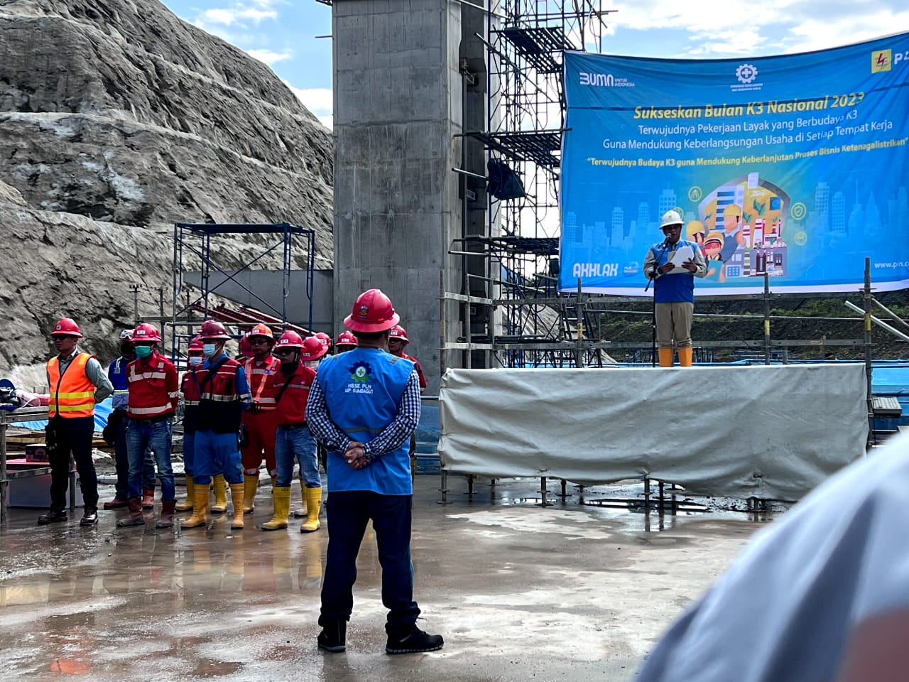 PLN UIP Sumbagut Gelar Apel Peringatan Bulan K3 di Intake Tunnel PLTA Asahan 3