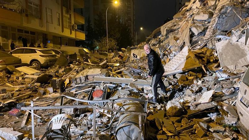 Dampak Gempa Turki: 76 Orang Tewas, Ratusan Lainnya Luka-Luka