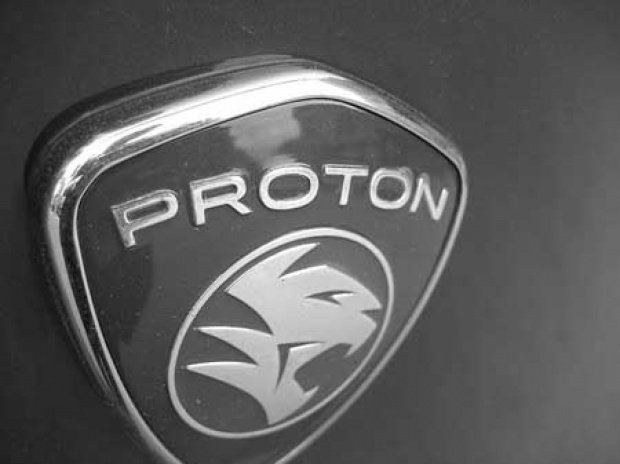 Proton Kenalkan Mobil SUV Hybrid X90 ke Publik