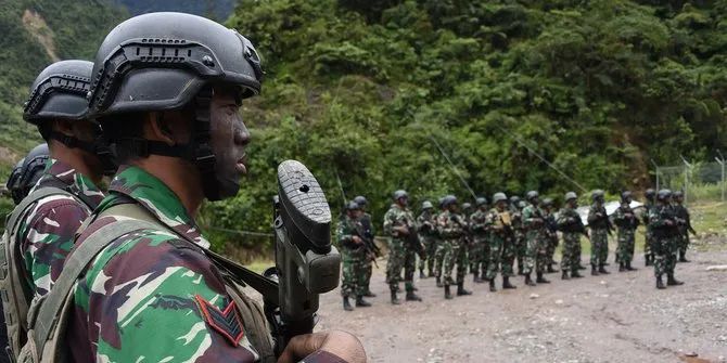 2 Prajurit TNI-Polri Tewas Saat Amankan Tarawih, KKB Tembaki Petugas Evakuasi 