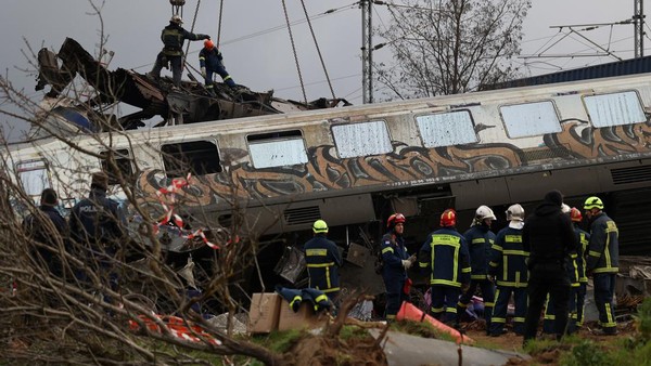 Menteri Transportasi Yunani Mundur, Usai 43 Orang Tewas dalam Tabrakan Kereta