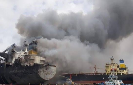 Kapal Tanker Meledak di Perbatasan Indonesia-Malaysia, 1 ABK WNI Tewas dan 2 Hilang