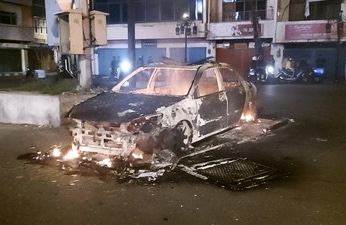 OTK di Kupang Bakar Mobil Polisi Hingga  Lempari Rumah Kapolda