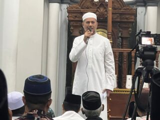 Subuh Berjamaah di Masjid Al Ridha Jermal VII Denai, Wagubsu Ingatkan Kematian