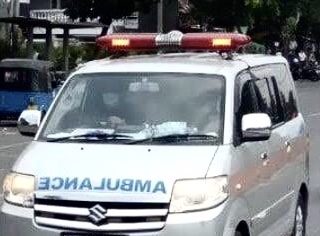 Viral Ambulans di Lampung Cueki Korban Laka Lantas, Begini Kata Dinkes