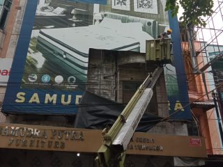 Bongkar Reklame Liar yang Menjamur, Bapenda Kota Medan Kejar Target PAD 2023 