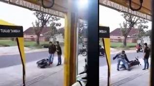Viral! Minta Motor Trailer Malah Dibelikan Matik, Pemuda Ini Ngamuk di Pinggir Jalan
