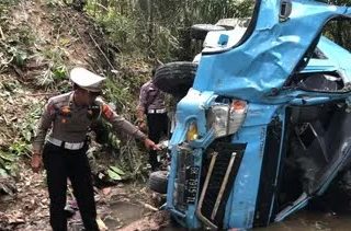 Bus Rombongan Siswa SD Jatuh ke Jurang di Samosir, 18 Orang Luka-Luka
