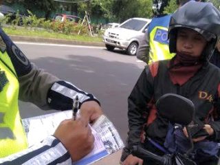 Tilang Manual Kembali Diberlakukan, Polisi: Lapor Jika Ada Pungli