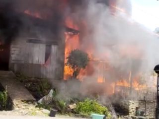 3 Rumah Semi Permanen di Tombang Kaluang Ludes Terbakar