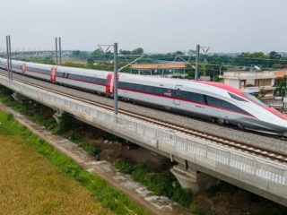 Uji Coba Perdana Kereta Cepat Jakarta-Bandung, Melaju dari Tegalluar ke Halim