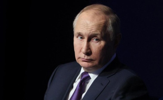 Tak Berada di Kremlin, Putin Selamat dari Serangan Drone