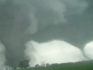 Tornado Dahsyat Terjang Texas Utara AS, 3 Orang Meninggal