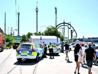Ngeri! 1 Orang Tewas-9 Lainnya Luka-Luka Usai Roller Coaster di Swedia Tergelincir Keluar Jalur