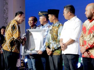 Kepala Rutan Tanjungpura Terima Penghargaan Tokoh Profesional Muda Sumut