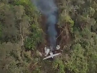 Hilang Kontak di Hutan Papua, Polisi Temukan Puing Pesawat SAM Air!