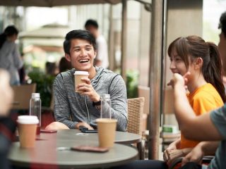 Viral Nongkrong Santai di Kafe Dapat Uang, Ini Kata Netizen
