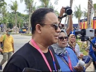 Nonton Formula E Bersama Keluarga di Ancol, Anies Diserbu Warga-Diteriaki Presiden