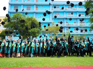 Bak Sekolah di Luar Negeri, YPSA Gelar Wisuda Outdoor