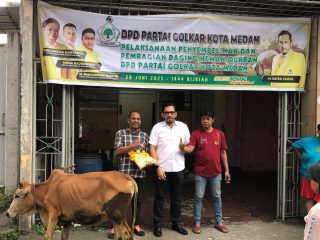 DPD Golkar Kota Medan Melalui Bacalegnya, Salurkan Hewan Kurban Untuk Warga Komat