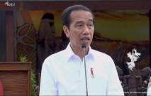 Presiden Jokowi Resmikan Bandara Ewer Asmat