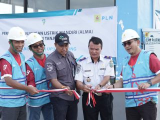 PLN Bangun ALMA di Pelabuhan Tanjung Ru, Nelayan Belitung Hemat Hingga 60%