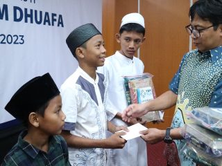 Penyantunan Yatim Dhuafa Warnai Muharram Bercahaya 1445 H Gelaran YBM PLN UIP Sumbagut 