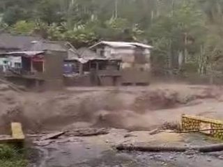 Kabupaten Lumajang Dilanda Banjir Lahar Dingin Semeru, Ratusan Warga Mengungsi