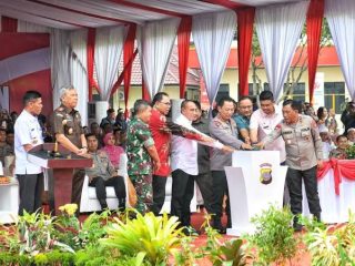 Resmikan RS Bhayangkara Medan dan Mapolres Tapsel, Kapolri: Beri Pelayanan Terbaik!