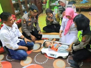 Gelar Bhakti Kesehatan, Polres Labuhanbatu Sambangi Anak Penderita Stunting