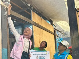 Singkirkan Berbagai Hambatan, Srikandi PLN Salurkan Listrik ke Daerah 3T di Sulawesi