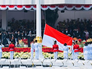 Apresiasi Paskibraka Tingkat Nasional, PLN Serahkan TJSL Dana Pendidikan