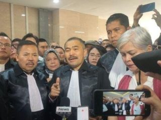 Jika Penyidik Tahan Kamaruddin, Puluhan Pengacara akan Menginap di Bareskrim