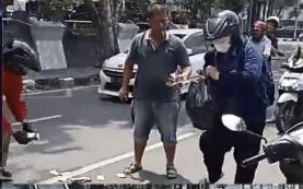 Viral Uang Berhamburan di Jalanan Kota Medan