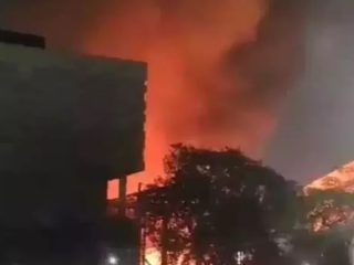 Museum Nasional Terbakar, Api Robohkan Bagian Belakang Bangunan
