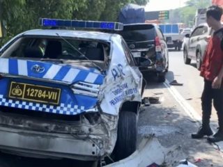 Viral, Mobil Patroli Polisi Ditabrak Pengguna Jalan Tol